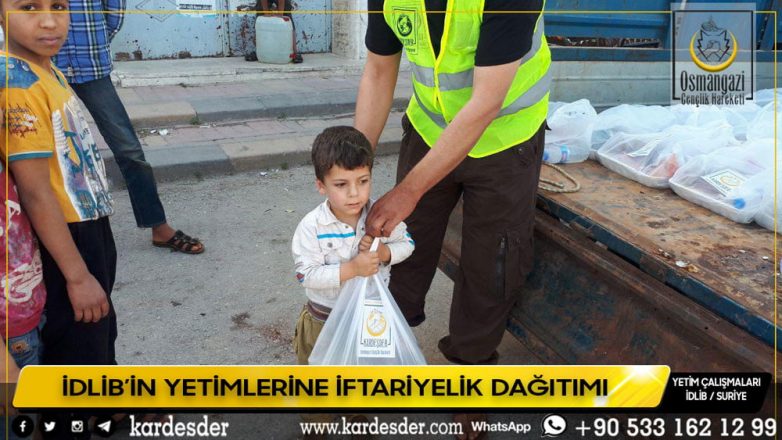 İDLİBİN YETİM VE ÖKSÜZLERİ İÇİN İFTARİYELİK DAĞITIMI 57