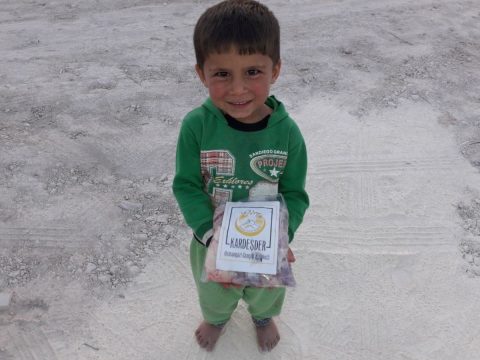 Kardeşlik köprüsü kurban etleriniz ile savaşın çocukları tebessüm ediyor 02