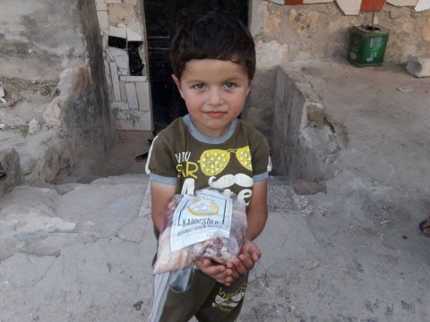 Kardeşlik köprüsü kurban etleriniz ile savaşın çocukları tebessüm ediyor 06