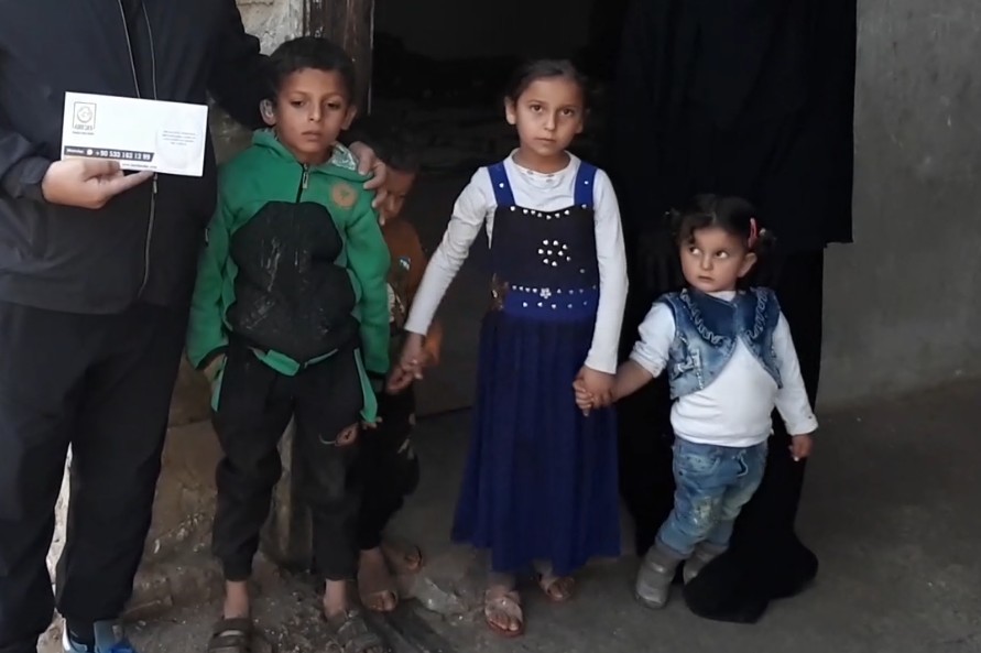 4 yetİmlİ Şehİd aİlesİ bombardimandan etkİlenen Çocuklarin bİrİ saĞir 01