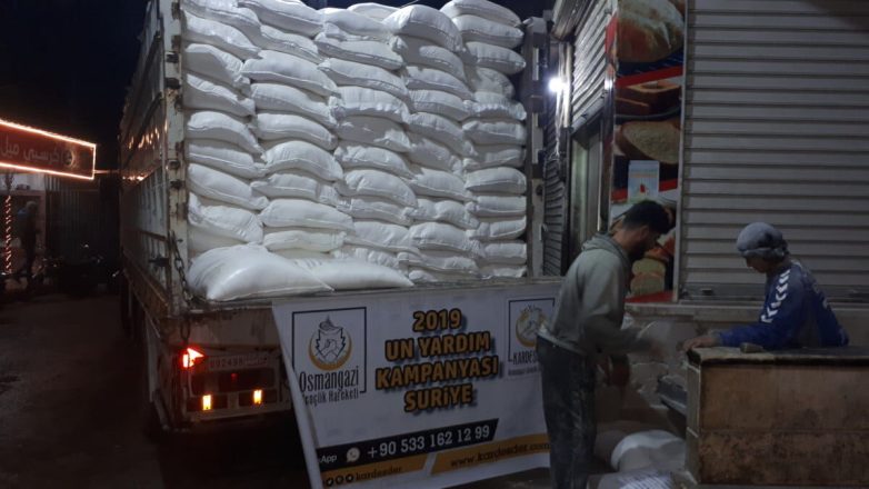 gÖndermİŞ olduĞunuz un yardimi tiri İdlİbdekİ firinimiza ulaŞti 01