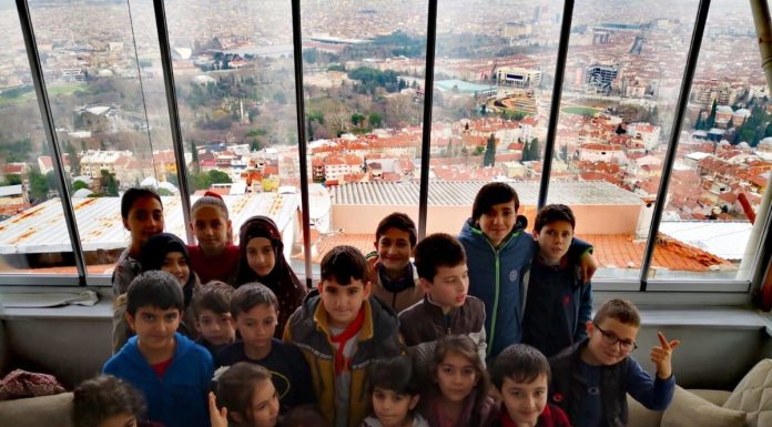 ÇOCUKLARLA YÜKSEKLERE ÇIKTIK,DUALAR BURDA DAHA TEMİZ OLUR MU? ☝️ Çocuklarla yÜkseklere Çiktikdualar burda daha temİz olurmu 04