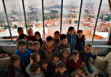 Çocuklarla yÜkseklere Çiktikdualar burda daha temİz olurmu 04