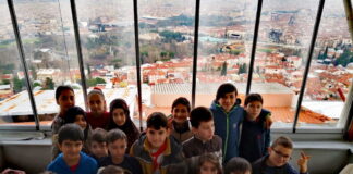Çocuklarla yÜkseklere Çiktikdualar burda daha temİz olurmu 04