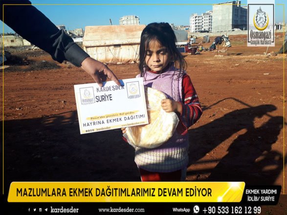 surİyede Çocuklar ekmek İle sevİnİyor mutlu oluyor 12