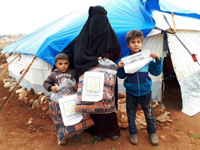 Çadirlarda yaŞam mÜcadelesİ veren mazlumlara battanİye yardimi 25 Çadirlarda yaŞam mÜcadelesİ veren mazlumlara battanİye yardimi 25
