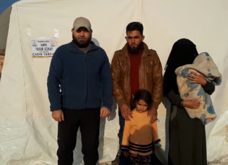 evsiz kalmis mazlumlara yardimlarinizi ulastiriyoruz 01