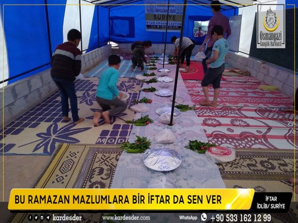 cadirlarda yasam mucadelesi bile olmayan bolgelerde kardeslerimize iftar sofrasi 01