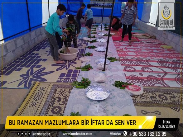 cadirlarda yasam mucadelesi bile olmayan bolgelerde kardeslerimize iftar sofrasi 02