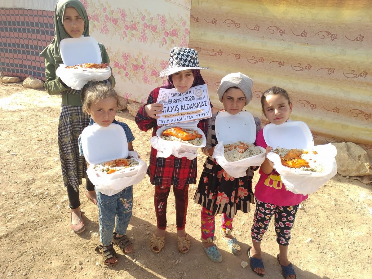 kimsesizlerin kimsesi olmaya devam ediyoruz iftariyelik dagitimi 13