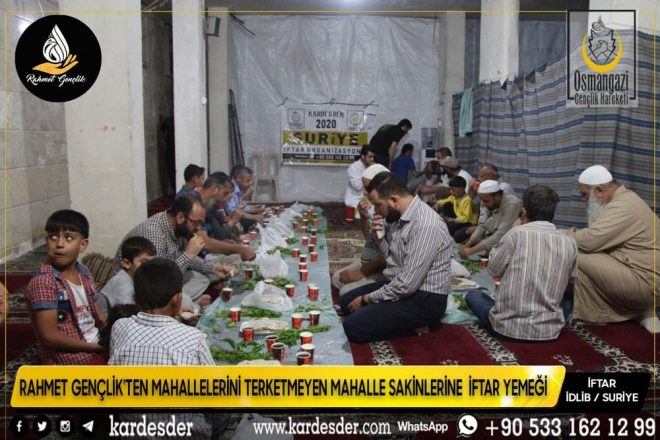 rahmet genclik ten mahallelerini terketmeyen mahalle sakinlerine iftar yemegi 01