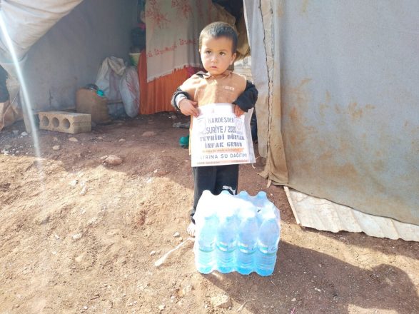 tevhidi dunyam infak grubu kardeslerine bir damlayla hayat verdi 13