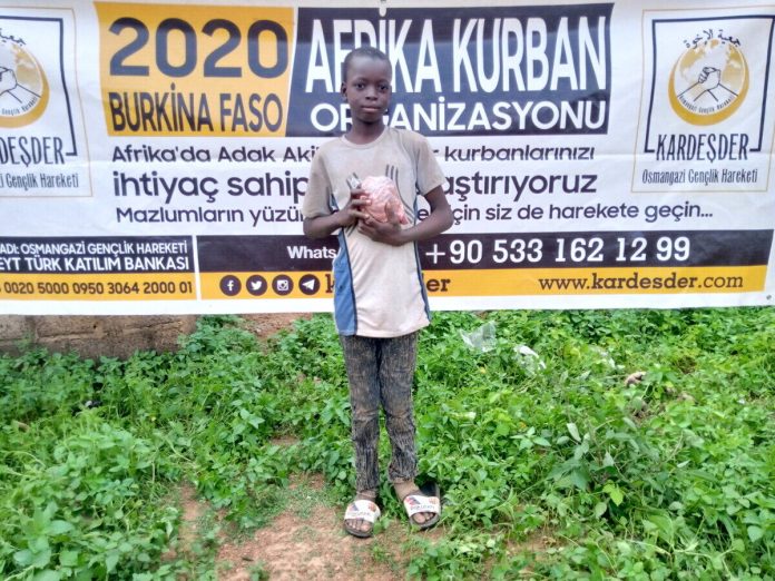 afrika da kurban bagislari ile mazlumlari sevindirmeye devam ediyoruz 01 afrika da kurban bagislari ile mazlumlari sevindirmeye devam ediyoruz 01