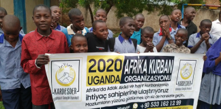 afrika da binlerce yetim bagislarinizla hayat buluyor 01