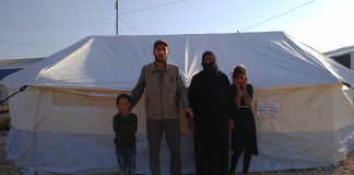 cadirlari dahi olmayan yetimlere yardim eli uzatmak istemez misiniz 01