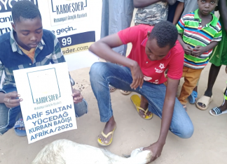 hayir kurbanlarinizi afrika nin yetimlerine ulastiriyoruz 01