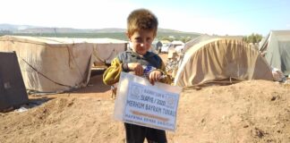 onlar sizden gelecek olan yardimlarin yolunu gozluyor 43