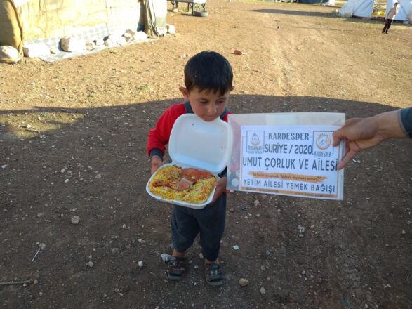 sicak bir kap yemek ile yetimlerin kalbine dokunun 05