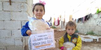 yetimlerin sofrasinda bir lokma ekmek ile payin olsun 42