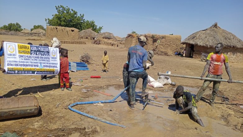 afrika da bir su kuyusu acma calismalarimiz devam ediyor 03