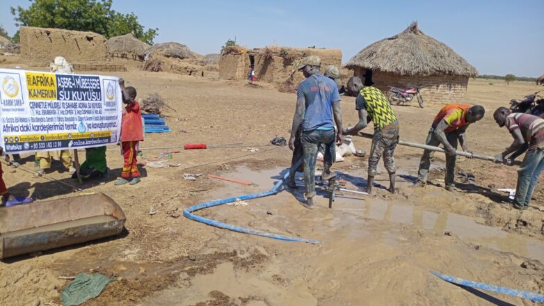afrika da bir su kuyusu acma calismalarimiz devam ediyor 04