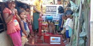 arakan in mazlum cocuklarini su kuyusu acarak sevindir 03