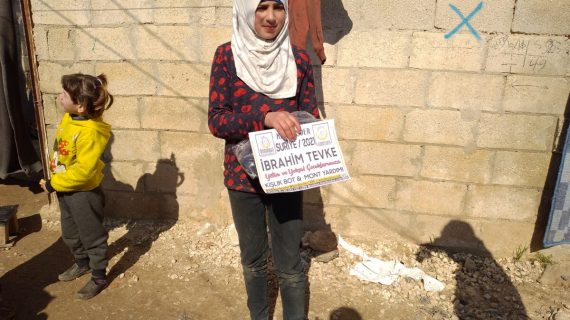 ihtiyac sahibi cocuklara kislik giyecek yardimi 01