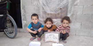 sicak bir yemek bulmakta zorlanan kardeslerine destek ol 09
