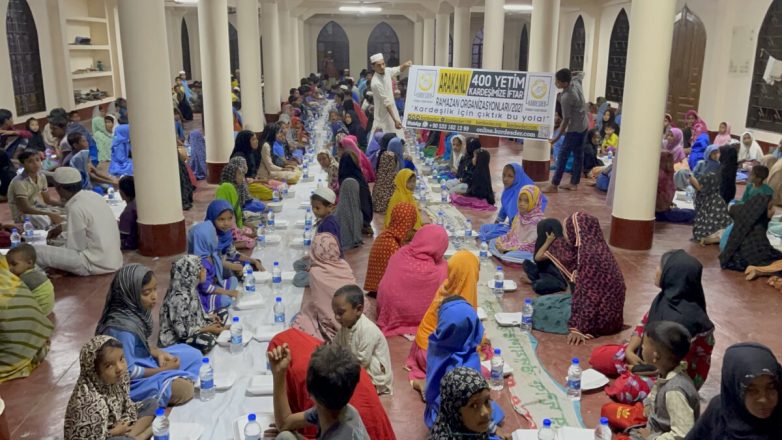 arakanli yetim kardesimiz ile iftar sofralarinda bulusuyoruz 01 4