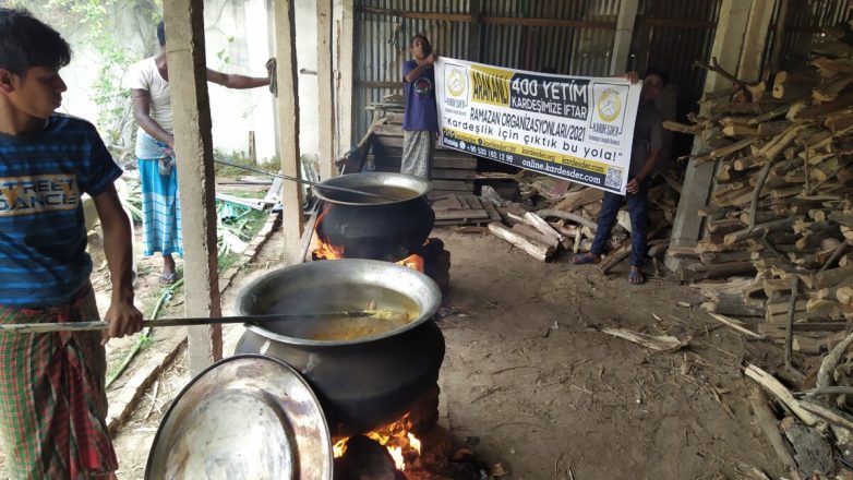 arakanli yetim kardesimiz ile iftar sofralarinda bulusuyoruz 03