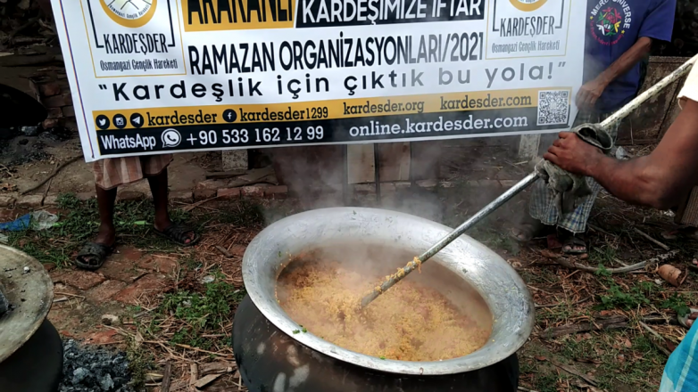 arakanli yetim kardeslerimiz ile iftar sofralarinda bulusuyoruz 01