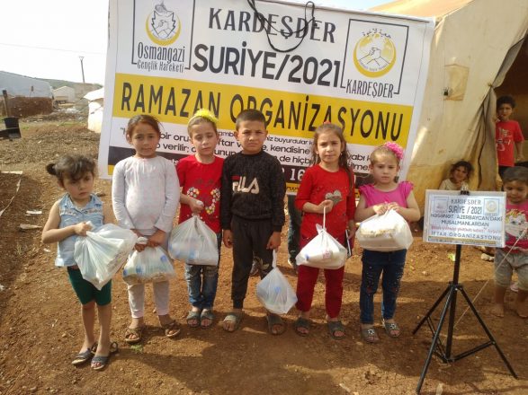 azerbaycan daki muslumanlar yetimler ile iftarda bulustu 04