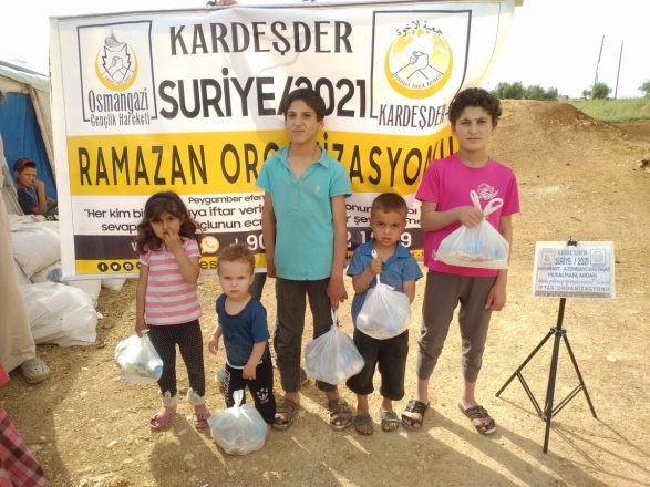 azerbaycan daki muslumanlar yetimler ile iftarda bulustu 05