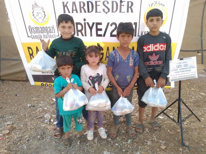 azerbaycan daki muslumanlar yetimler ile iftarda bulustu 14