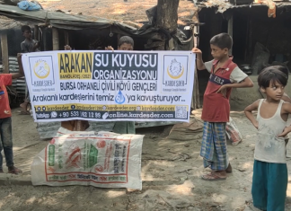 genclerden arakanli kardeslerine su kuyusu bagisi 01