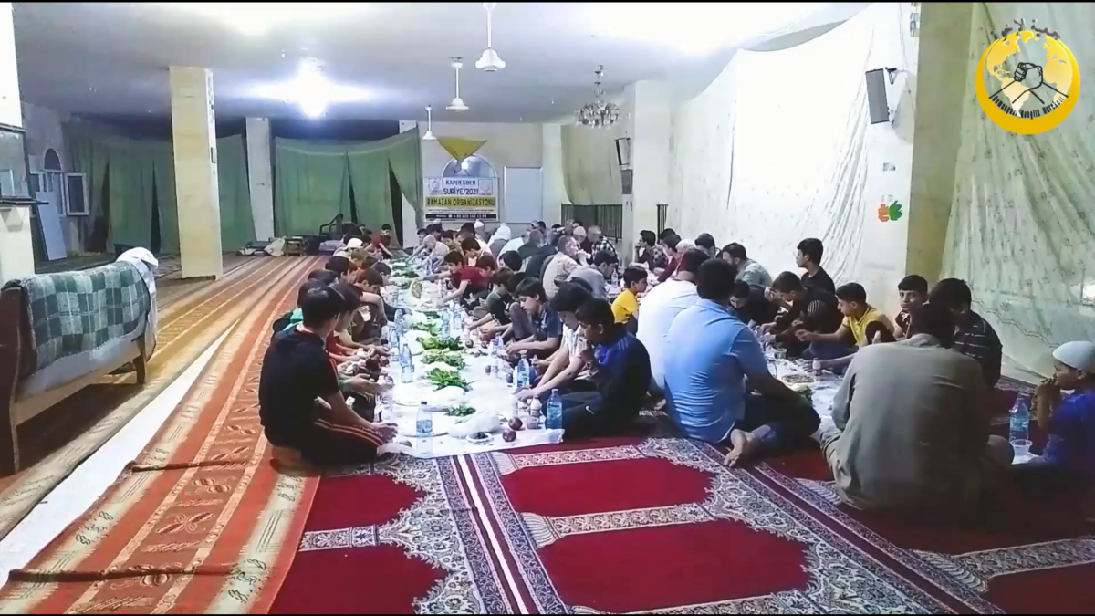 iftar organizasyonumuzda ihtiyac sahipleri ile ayni sofrada bulustuk 01