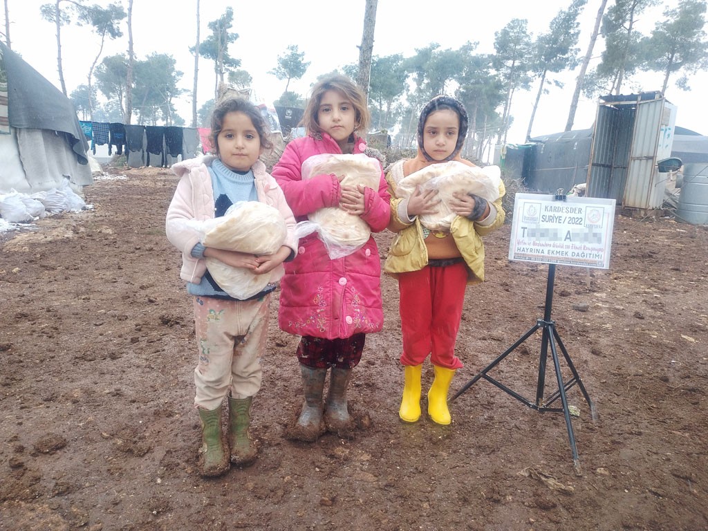 ekmek bagislarinizi titizlik ile onlara ulastirmaya devam ediyoruz 01