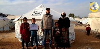 evleri yok ama bagislariniz ile onlari koruyacak cadirlari olabilir 01