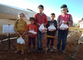 sicak bir kap yemek ile onlara iyilikte bulunun 01