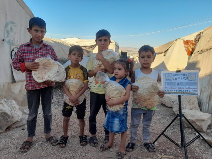 Idlib De Ekmek Dagitimlarimiz Devam Ediyor