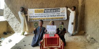 Kur An I Kerim Hediyen Ile Afrika Nin Yetimlerini Mutlu Et