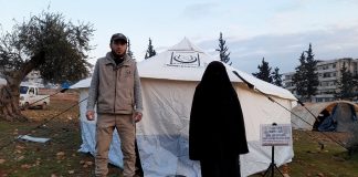 Azerbaycan Daki Muslumanlar Dan Suriye De Depremzede Aileye Cadir Destegi