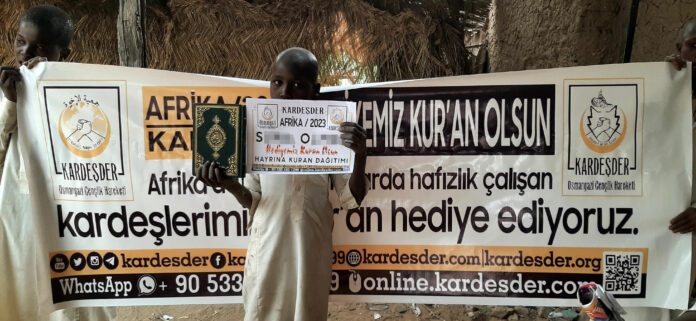 Kur An I Kerim Afrika Icin En Guzel Armagan Kur An I Kerim Afrika Icin En Guzel Armagan