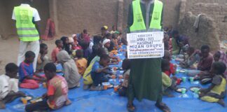 Iftarda Kara Kitanin Siyah Incileriyle Bulustuk