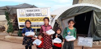 Oruclu Yetimlerimize Iftarlik Dagitimi