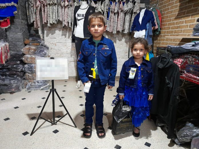 Artik Onlarin Da Yepisyeni Giysileri Var