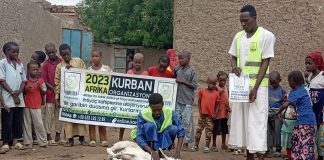 Sukur Kurbanlarinizi Afrika Cad Da Kesiyoruz