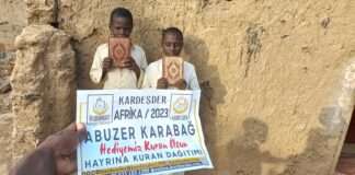 Sen De Afrikali Kardesine Kur An I Kerim Hediye Et
