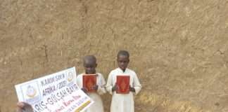 Kara Kita Afrika Kur An Sesleriyle Dolsun