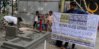 Arakanli Kamplarinda Umut Dolu Su Kuyusu